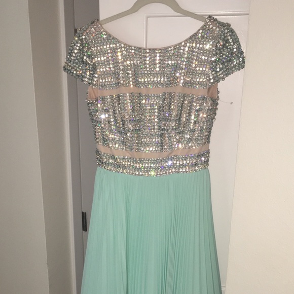 Formal,  mint, full length, pageant gown Sz 6 - Picture 1 of 7